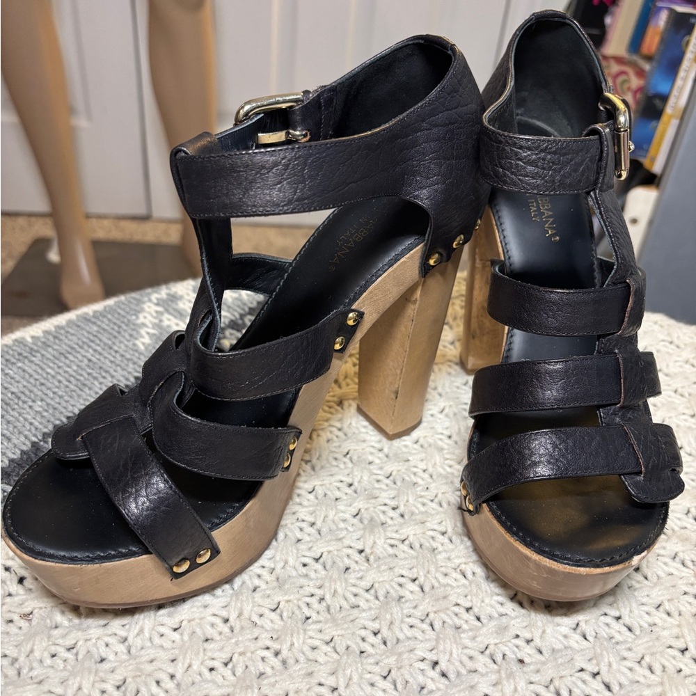 EUC Dolce & Gabbana Strappy Sandals